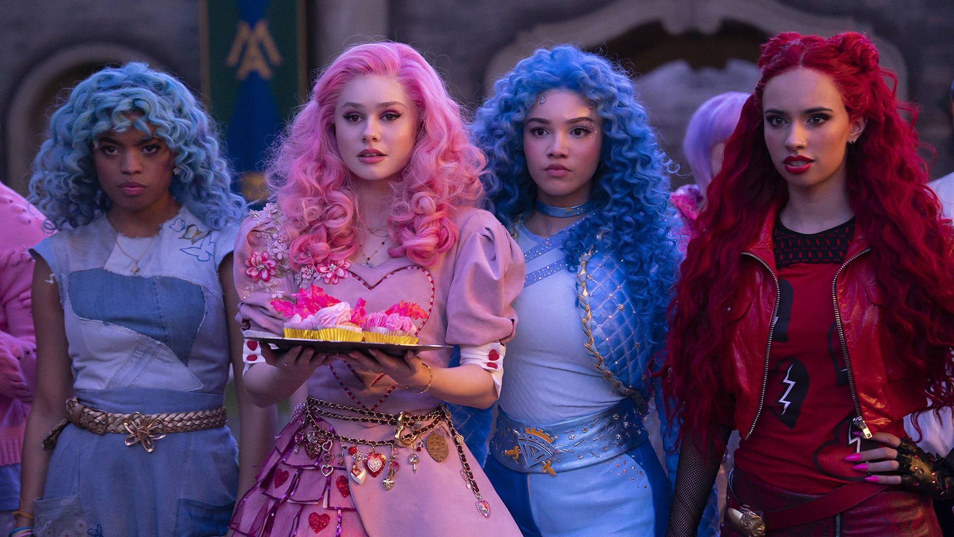 『ディセンダント ライズ・オブ・レッド』より、マリア・ベイカー、モーガン・ダッドリー、ルビー・ローズ・ターナー、カイリー・キャントラル