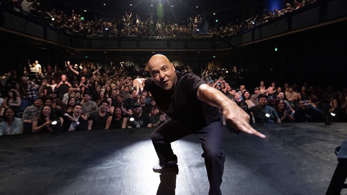 Frankie Quiñones in his Hularious stand-up comedy special on Hulu.