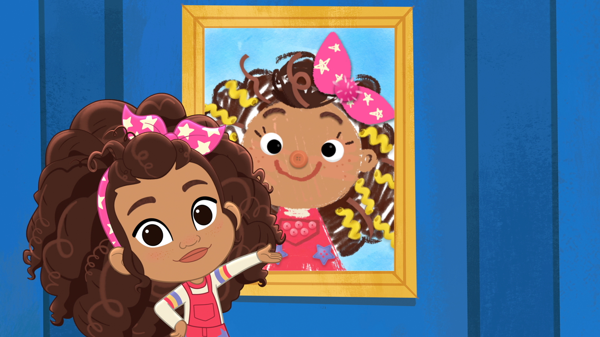 Una niña llamada Berti muestra un autorretrato que creó y que está colgado en la pared en Kinder: El musical