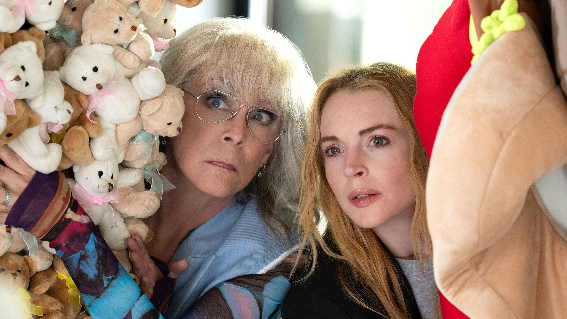 Tess Coleman (Jamie Lee Curtis) and Anna Coleman (Lindsay Lohan) in Freakier Friday