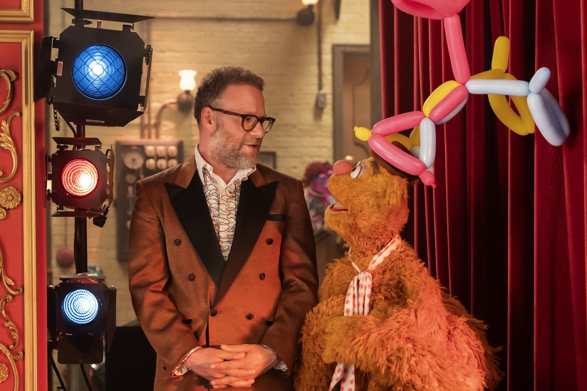  The Muppet Show Seth Rogen and FozzieBear