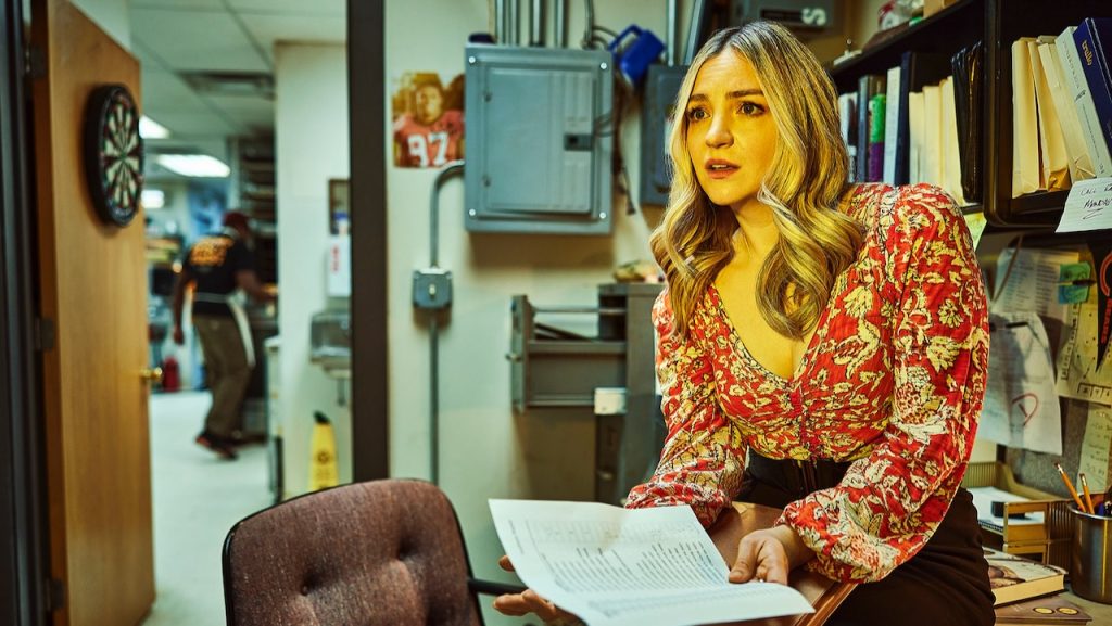 A still of Abby Elliott as Sugar in the FX series, The Bear.