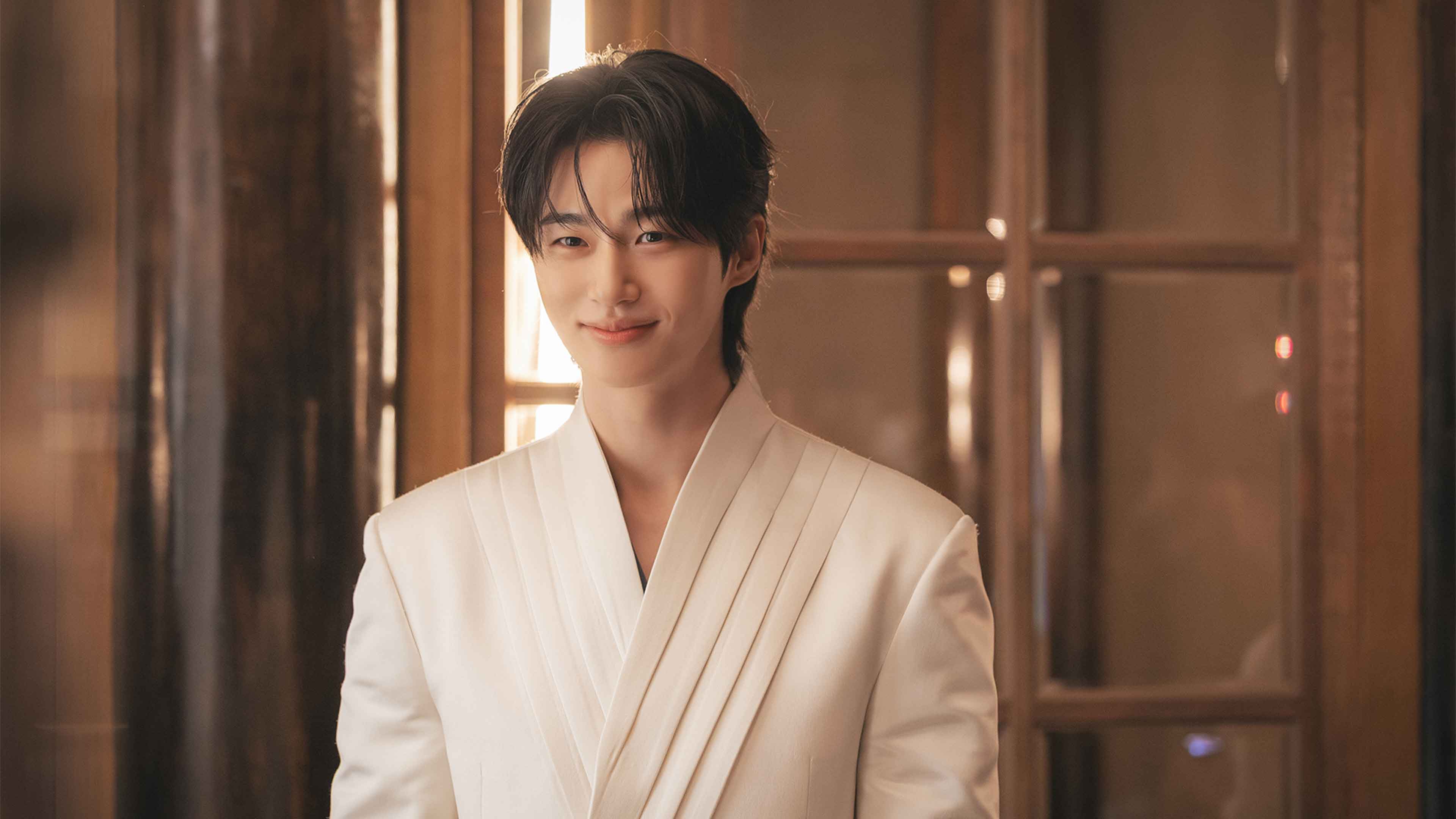 Byeon Woo-seok, Perfect Crown