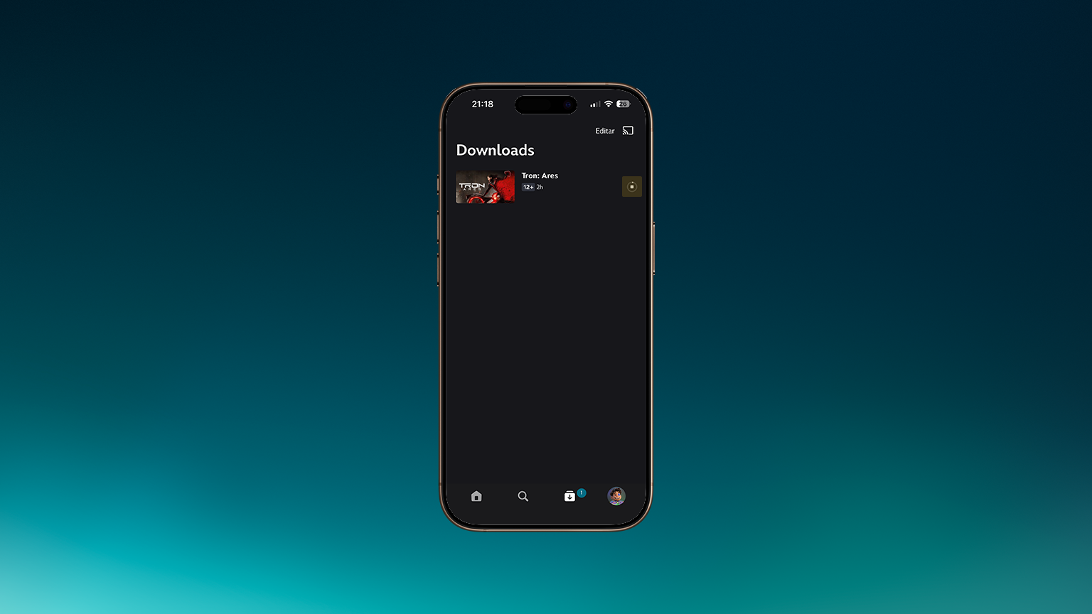 Captura de tela da página de Downloads no aplicativo do Disney+, mostrando Tron: Ares como um download em andamento, com o ícone de progresso destacado.