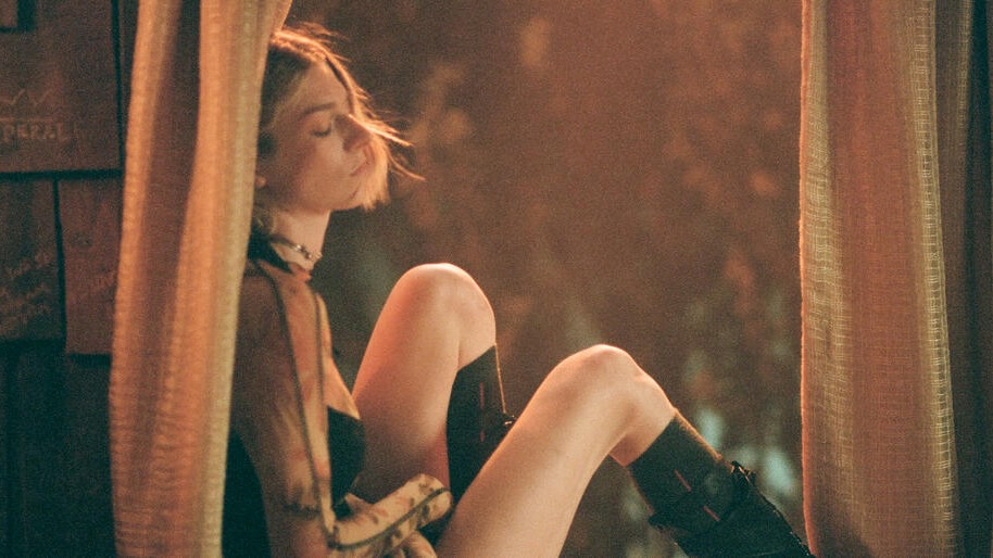 Hunter Schafer as Jules Vaughn in Euphoria.